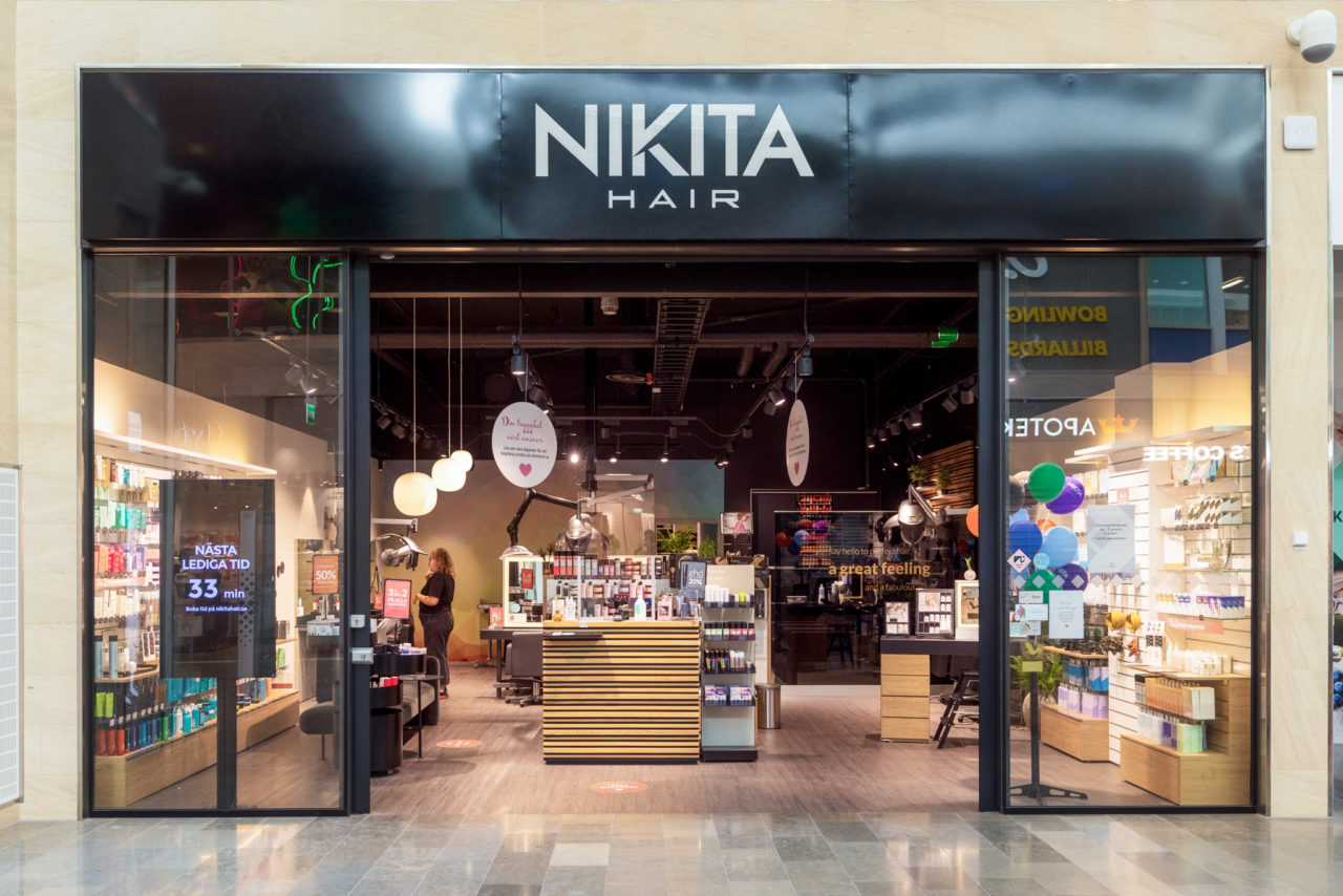 Entré till frisören Nikita Hair.