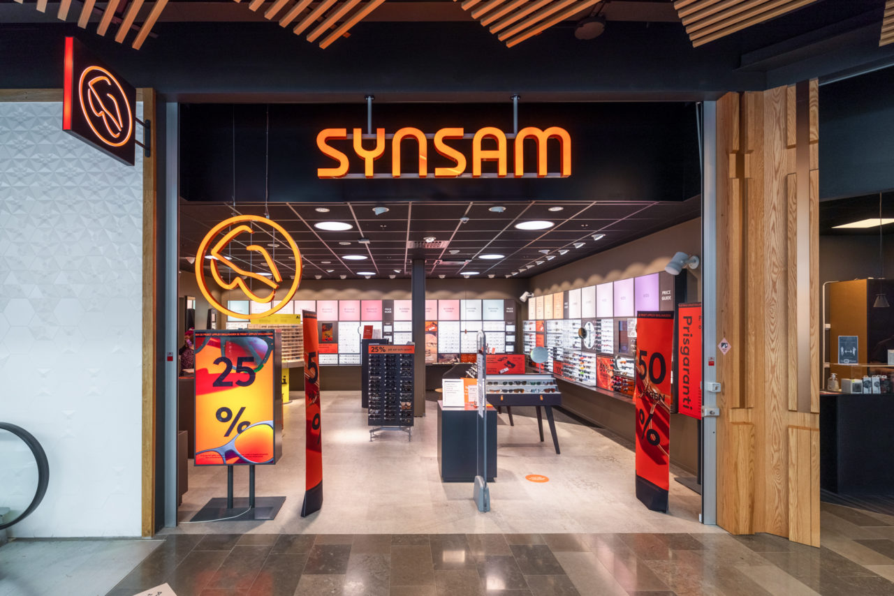 Entré till glasögonbutiken Synsam, plan 1