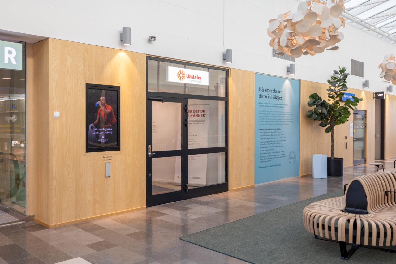 Entré till Unilabs mammografi på plan 3